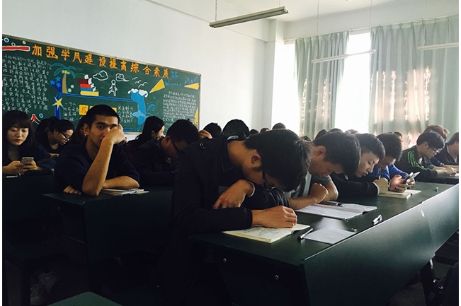 δ��(bi��o)�}-3